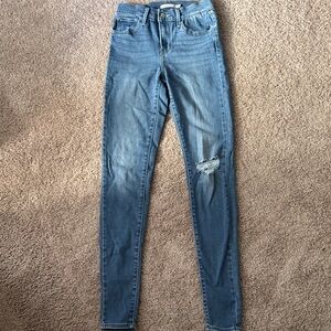 Levi's Women's Light Blue Skinny Jeans